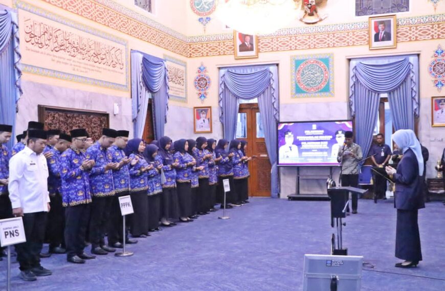 Lantik Puluhan ASN, Bupati Serang Ratu Zakiyah…