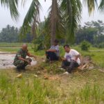 Babinsa Kelurahan Karaton Laksanakan Komsos…