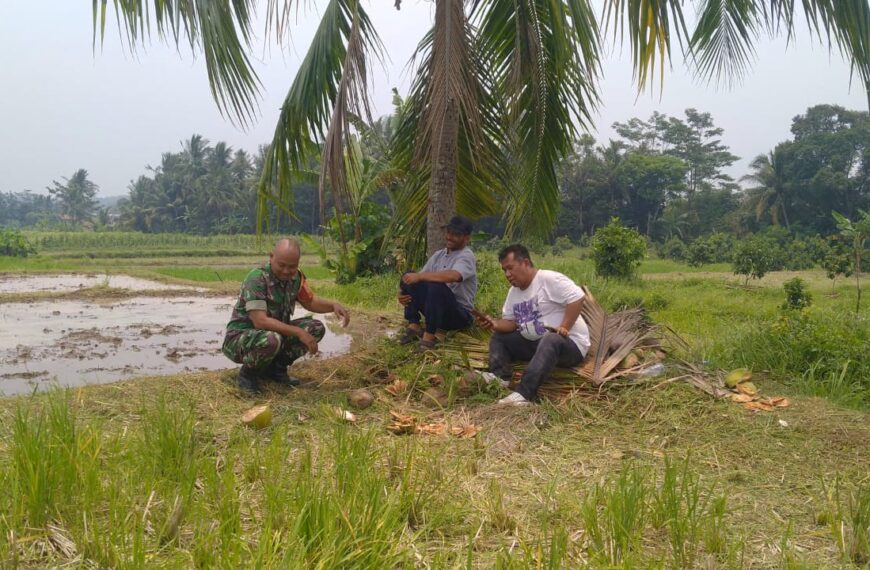 Babinsa Kelurahan Karaton Laksanakan Komsos Bersama Warga…