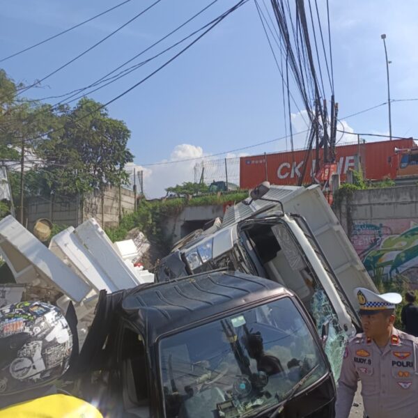 Dump Truck Terjun Bebas, Kronologi, Penyebab Masih…