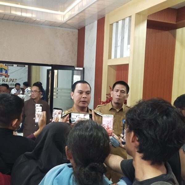 Tinjau Lokasi Limbah B3 di Walantaka, Wali…