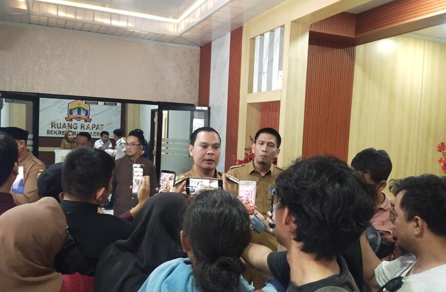 Tinjau Lokasi Limbah B3 di…