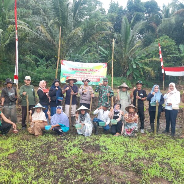 Danramil 0102/ Cadasari melaksanakan Komsos dan Tanam&hellip;