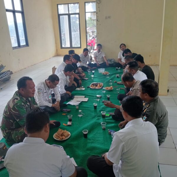 Babinsa Koramil 0113/Cibaliung Hadiri Audiensi Terkait Isu&hellip;