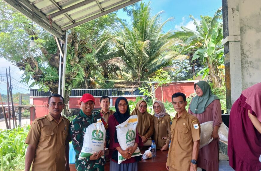 BABINSA KORAMIL 0116/CIKEUSIK LAKSANAKAN PENGAMANAN PENYALURAN BANTUAN…