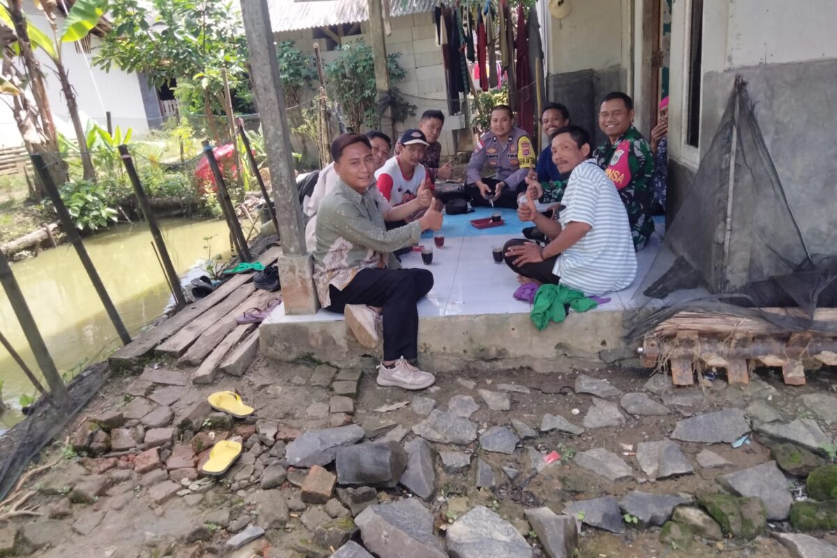 BABINSA KORAMIL 0106/CIKEUSIK LAKSANAKAN PENDAMPINGAN WARGA SUMURBATU…