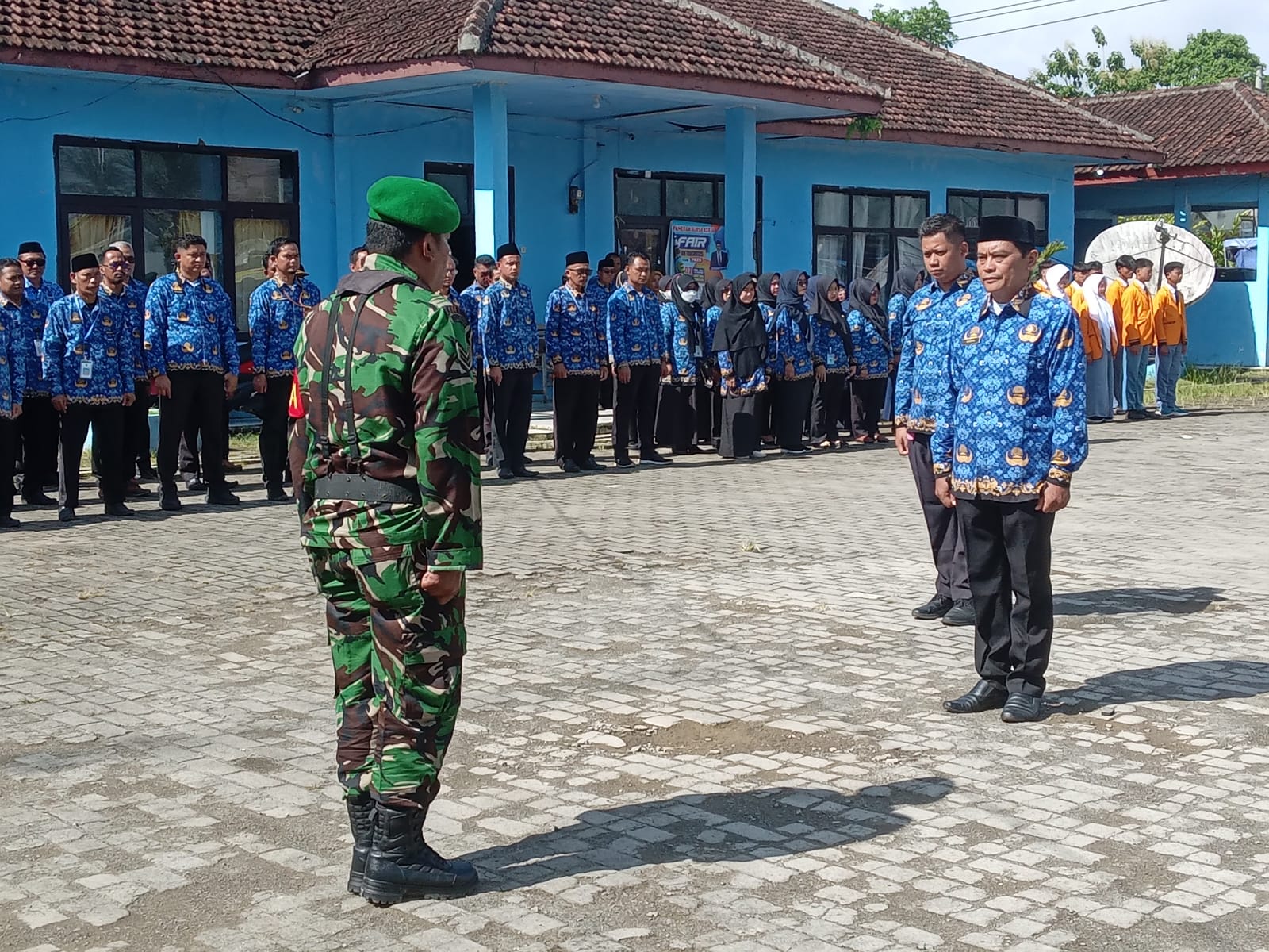 Babinsa Koramil 0116/Cikeusik Hadiri dan Mengamankan Upacara HUT&hellip;