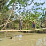 Babinsa Koramil 0116/Cikeusik Gotong Royong…