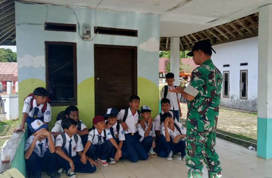 Babinsa Koramil 0105/Madalawangi Berikan Pembinaan&hellip;