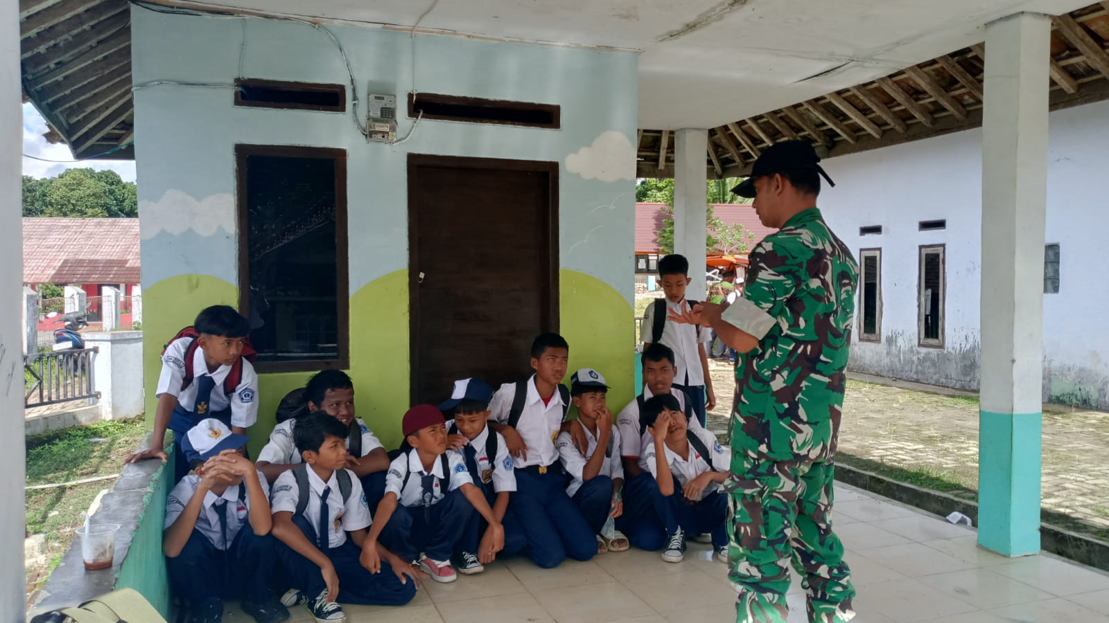 Babinsa Koramil 0105/Madalawangi Berikan Pembinaan Ketahanan Wilayah kepada&hellip;