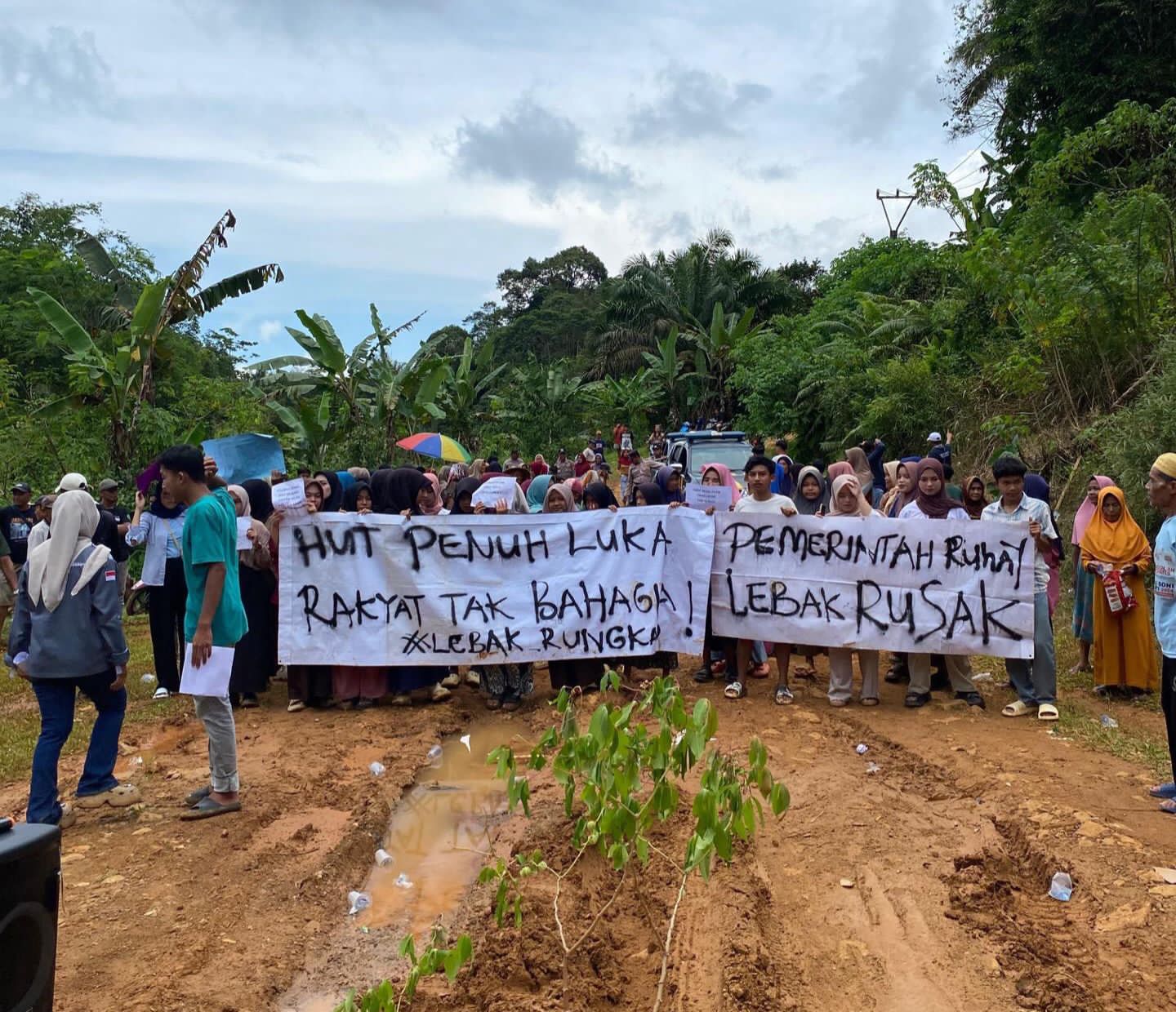 Jalan Rusak Pemerintah Lebak Seakan Tutup Mata, Warga…
