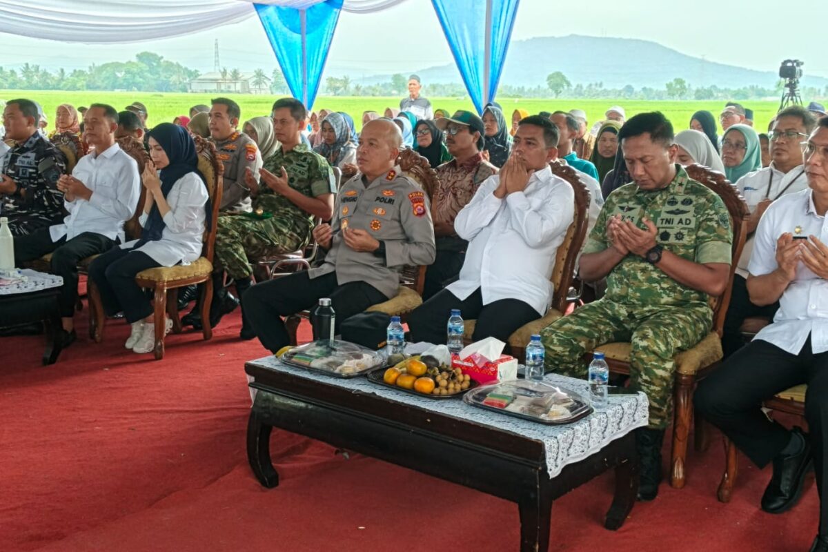 Dandim 0602/Serang Hadiri Panen Raya dan Vicon…