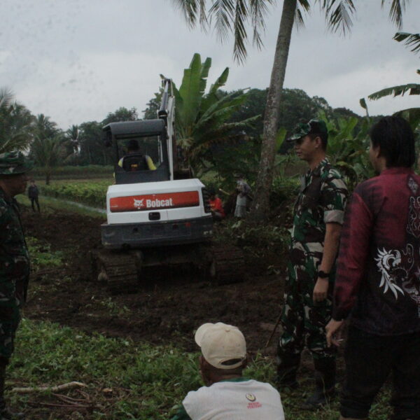 Dandim 0602/Serang Tinjau Progres Pembukaan Jalan di Lokasi&hellip;