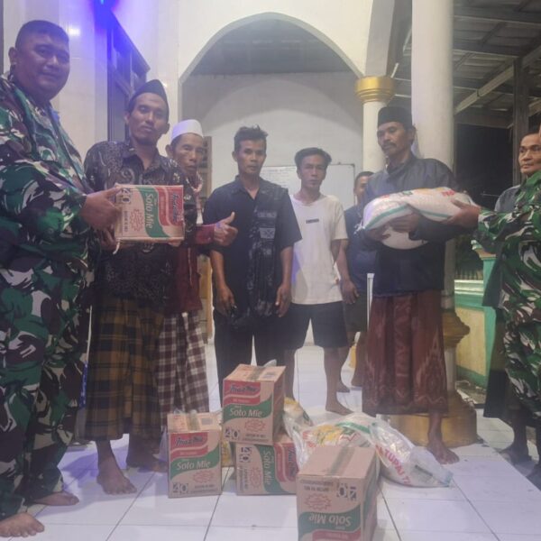 Koramil 0602-02/Kasemen Salurkan Bantuan untuk Warga Terdampak Banjir&hellip;